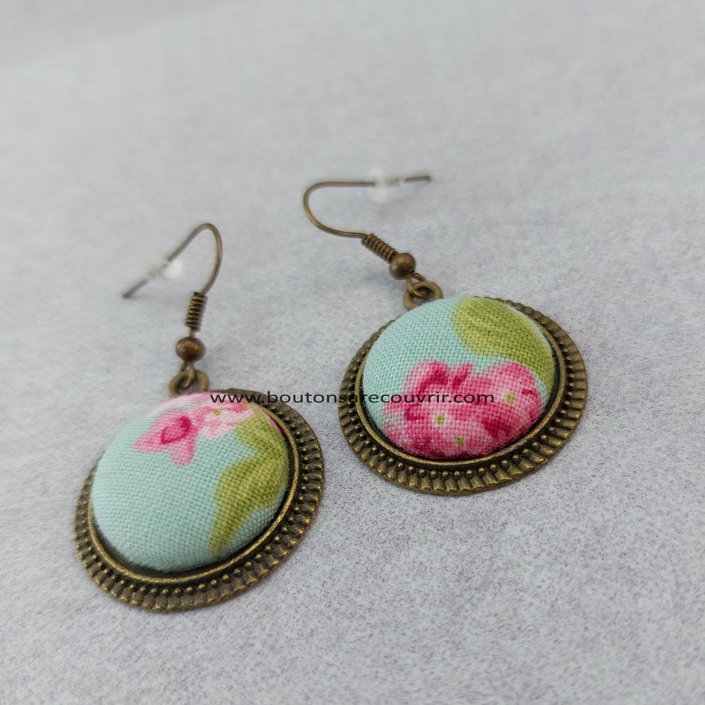 Supports pour boutons à recouvrir