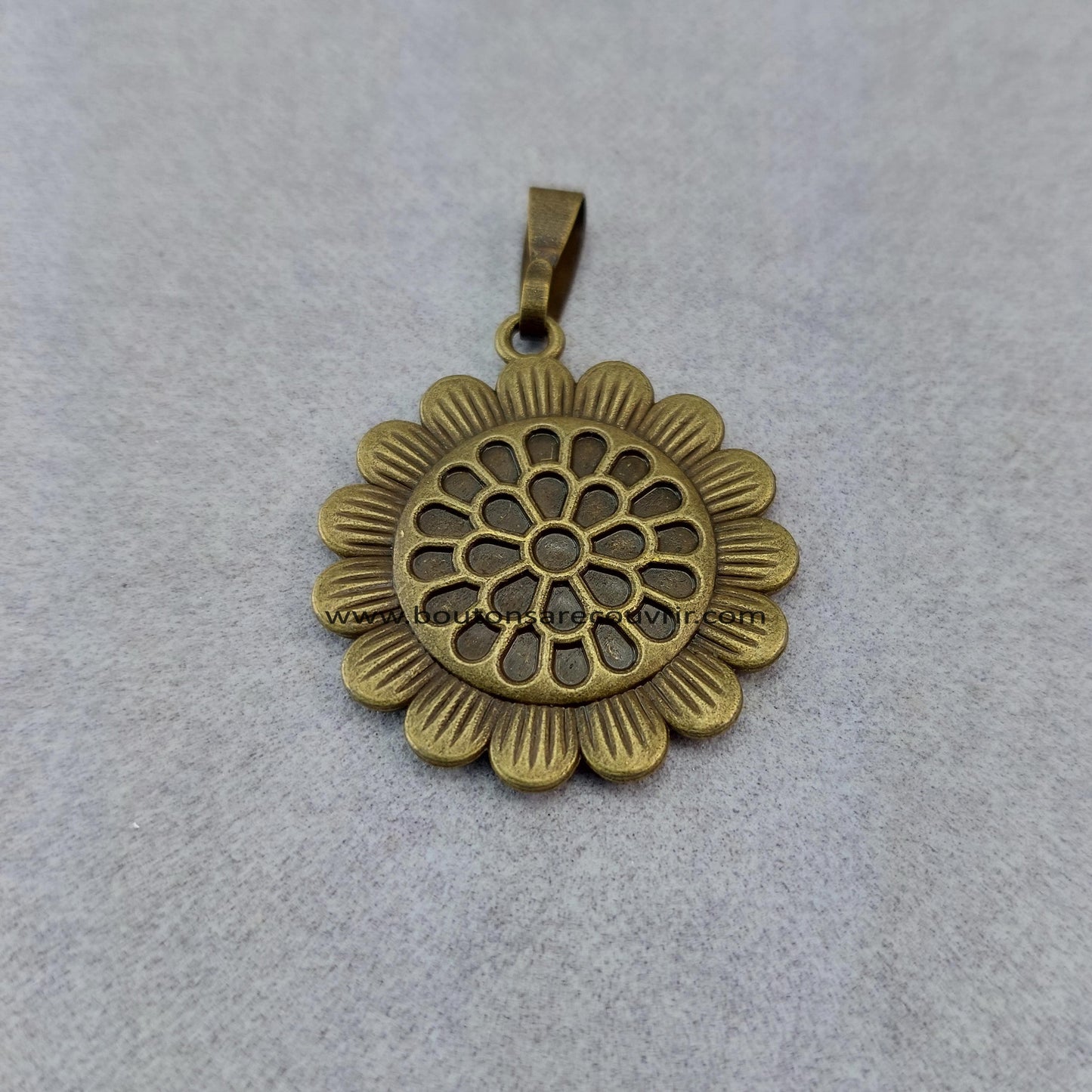 Pendentif personnalisable - bouton à recouvrir