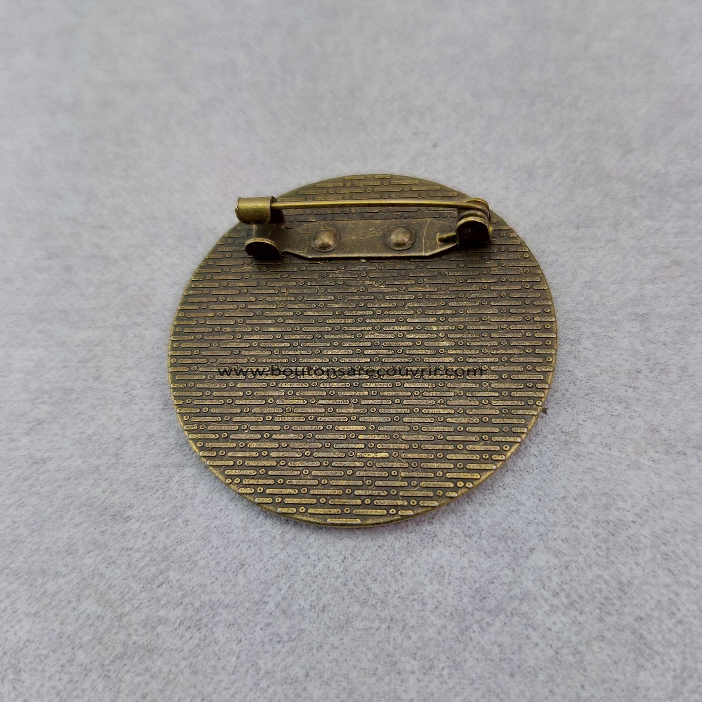 AMNA | Broche à recouvrir