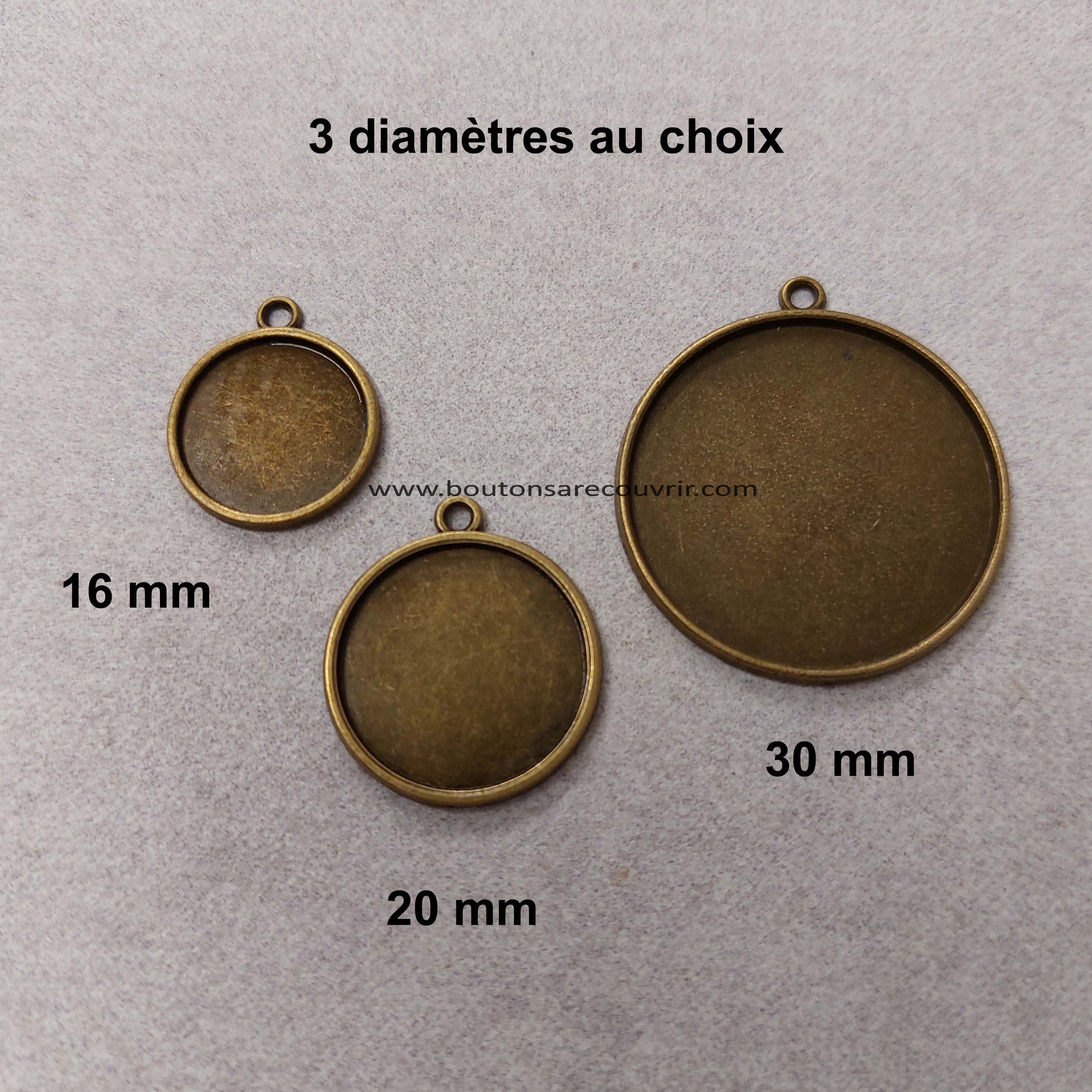 Supports pour boutons à recouvrir