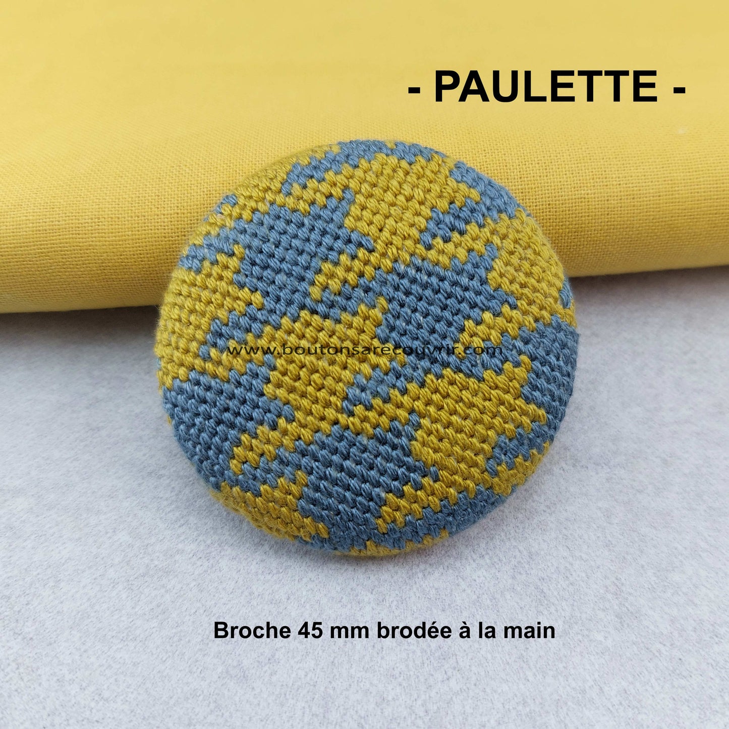 PAULETTE | Broche brodée 45 mm