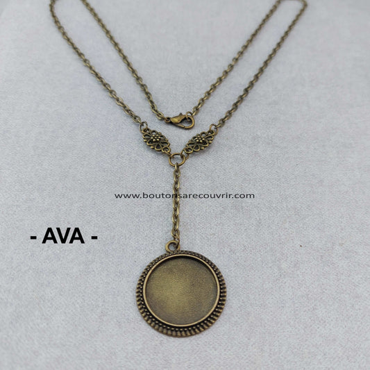 AVA | Chain + medallion 